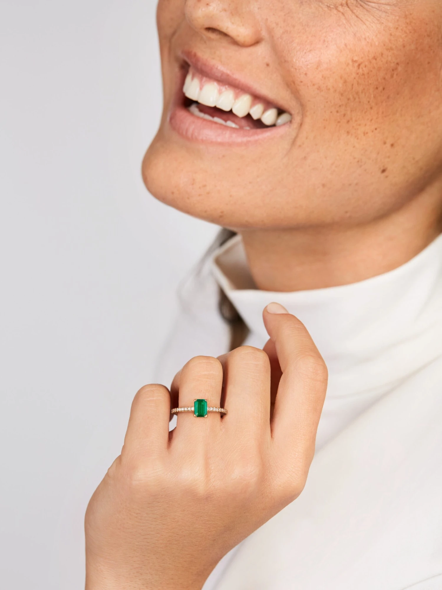 One Emerald Ring 5 One Emerald Ring - Image 3