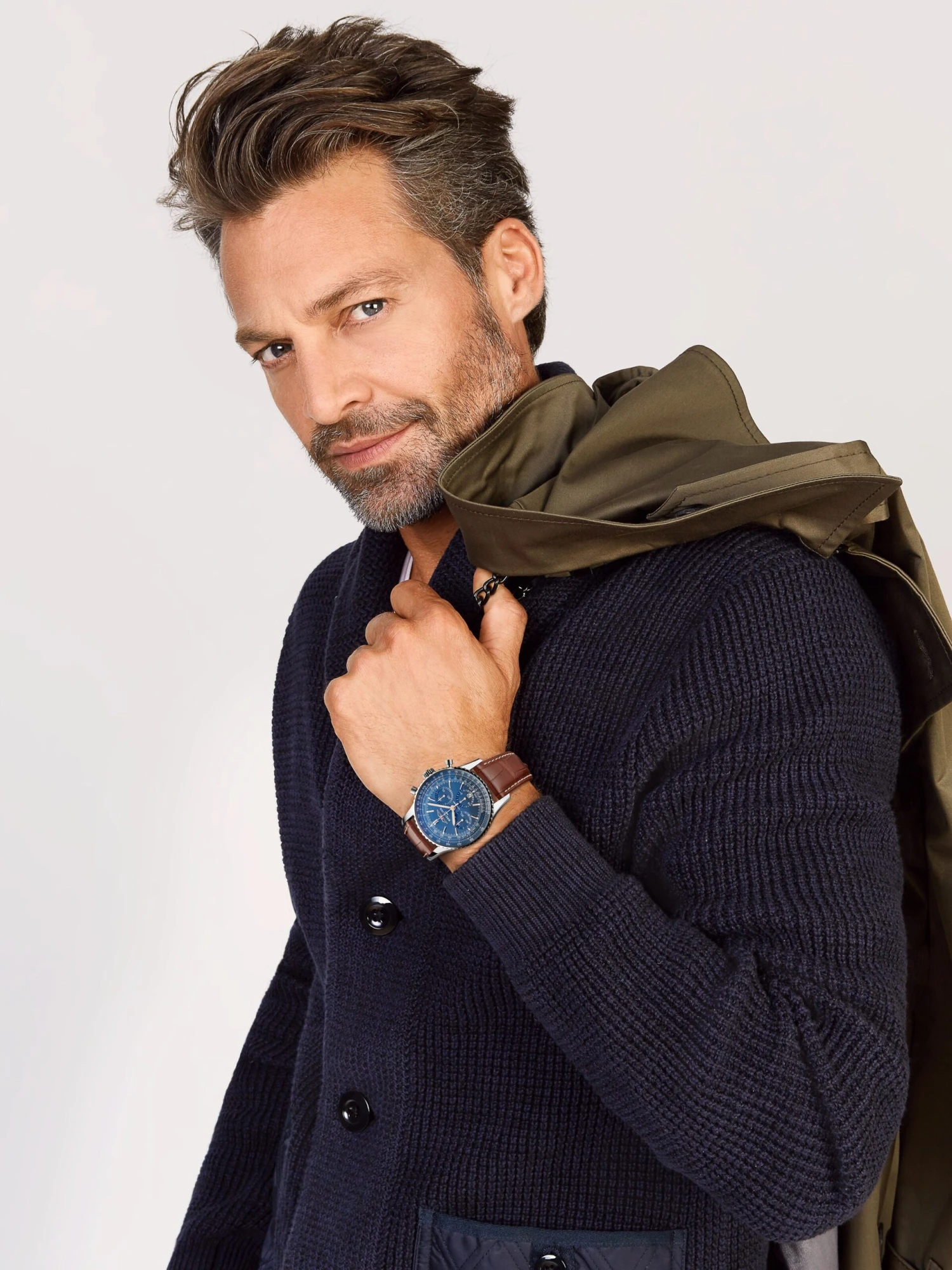 Navitimer B01 Chronograph 43 Signature Collection 6 Navitimer B01 Chronograph 43 Signature Collection - Image 4